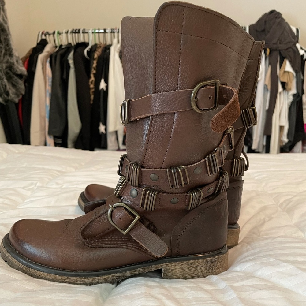 Steve Madden brown leather boots with straps